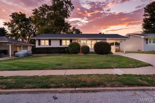 1470 Lindsay Ln, Florissant, MO, 63031-4251 | Card Image