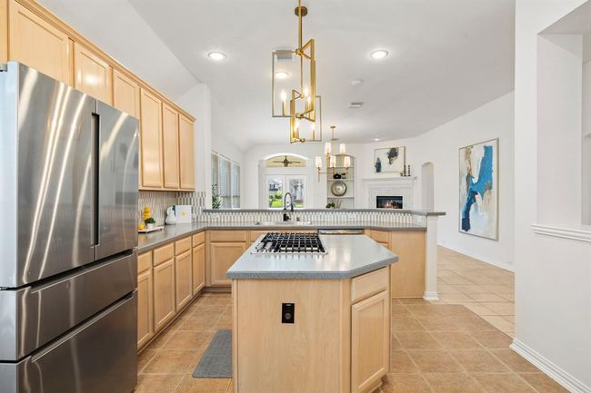 14214 Ayers Rock Rd, House other with 3 bedrooms, 2 bathrooms and 2 parking in Sugar Land TX | Image 13