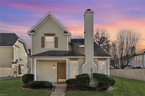 817 Player Ln, Newport News, VA, 23602-9107 | Card Image