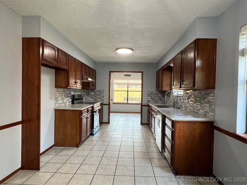 8519 E 64th St, Tulsa, OK, 74133-7634 | Card Image
