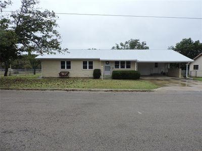 1701 N Trent Street N, House other with 3 bedrooms, 2 bathrooms and null parking in Goldthwaite TX | Image 2