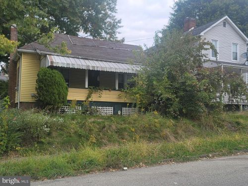 801 9th Ave, BRACKENRIDGE, PA, 15014-1023 | Card Image