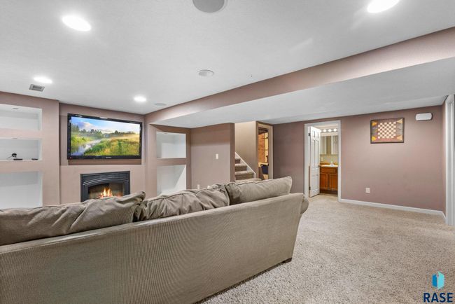 2424 S Main Ave, House other with 4 bedrooms, 3 bathrooms and null parking in Sioux Falls SD | Image 27