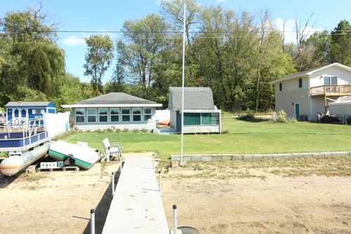 51140 Maple Rd, Marcellus, MI, 49067-8750 | Card Image