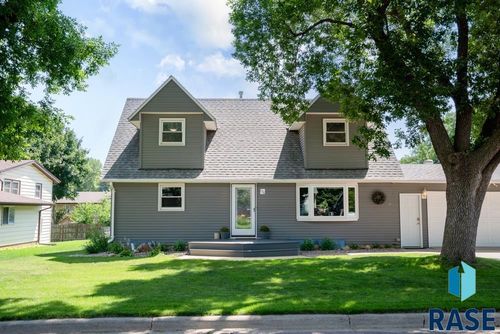 120 S Needles Dr Drive, Brandon, SD, 57005 | Card Image