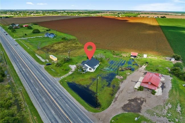 598 Business Highway 77, Home with 3 bedrooms, 2 bathrooms and null parking in Bishop TX | Image 30
