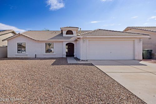 8001 S Carbury Way, Tucson, AZ, 85747-9221 | Card Image