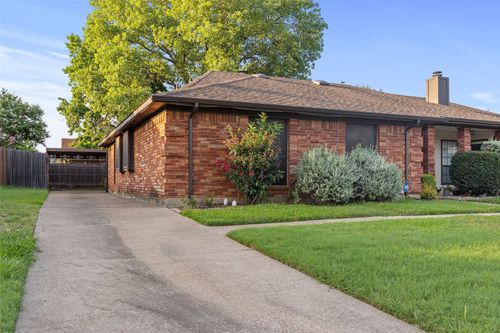 2425 Aquaduct Dr, Bedford, TX, 76022-7747 | Card Image