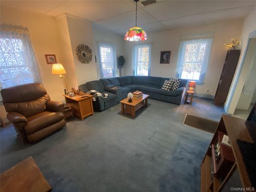 10 Prospect St, Unionville, NY, 10988-2015 | Card Image