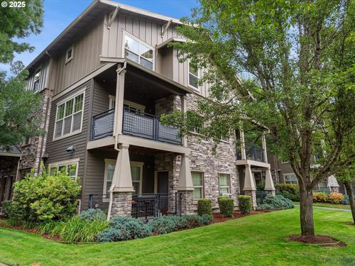 767 Ne Adwick Dr, Hillsboro, OR, 97006-9207 | Card Image