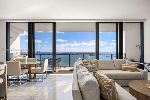 4002-1451 Brickell Ave, Miami, FL, 33131-3818 | Card Image