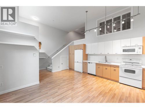 7-1550 Dickson Ave, Kelowna, BC, V1Y9Y8 | Card Image