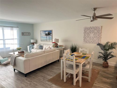 apt-3f-3000 Sunrise Blvd, Fort Lauderdale, FL, 33304-3320 | Card Image