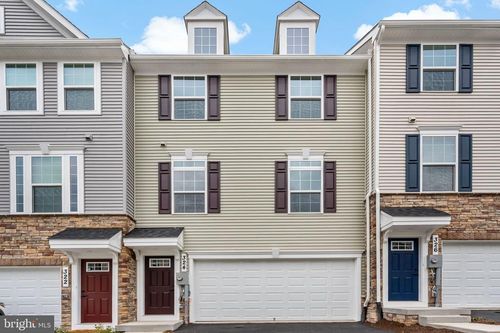 324 Paca Gardens Ln, FREDERICK, MD, 21703-5878 | Card Image