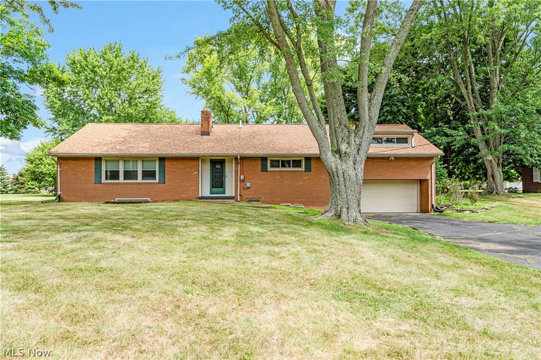Schneider St, North Canton, OH 44720