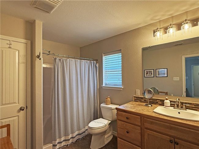 1020 S Live Oak St, House other with 2 bedrooms, 2 bathrooms and null parking in Rockport TX | Image 14