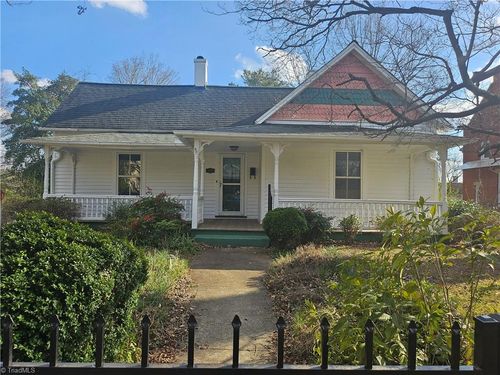 224 W Banner Ave, Winston-Salem, NC, 27127-2004 | Card Image