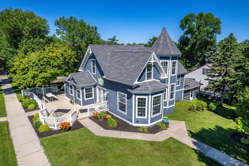 102 W Summit St, Battle Lake, MN, 56515-4004 | Card Image