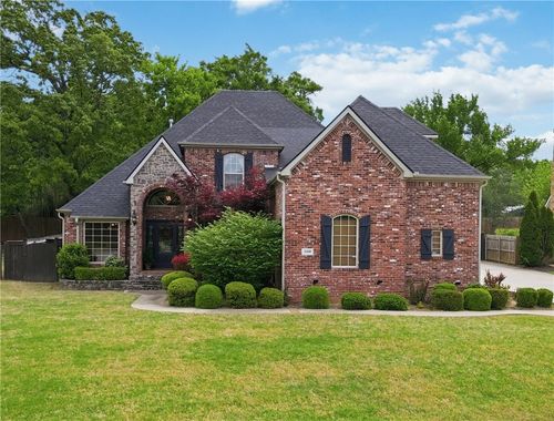 2468 N Covington Park Blvd, Fayetteville, AR, 72703-9306 | Card Image