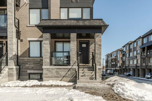 44 Magnolia Lane, Barrie, ON, L9J0N9 | Card Image