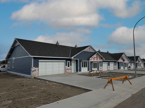 851 7 Avenue W, Cardston, AB, T0K0K0 | Card Image