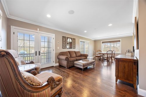 83 Central Ave, Amityville, NY, 11701-3537 | Card Image