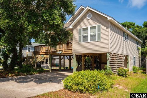 318 W Eden St, Kill Devil Hills, NC, 27948-9402 | Card Image