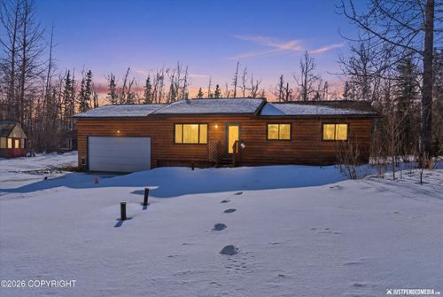 1005 E Susitna Dr, Wasilla, AK, 99654-3934 | Card Image