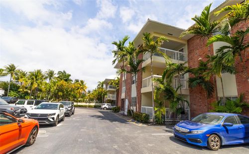 apt-305b-2424 Se 17th St, Fort Lauderdale, FL, 33316-3116 | Card Image