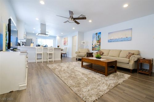 1725 Duarte Dr, Henderson, NV, 89014-3526 | Card Image