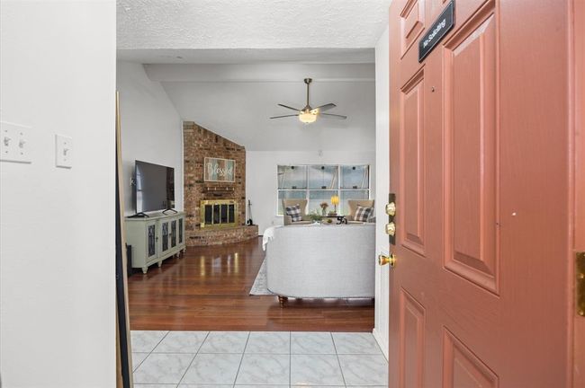 1370 Stevenage Ln, House other with 3 bedrooms, 2 bathrooms and 2 parking in Channelview TX | Image 5