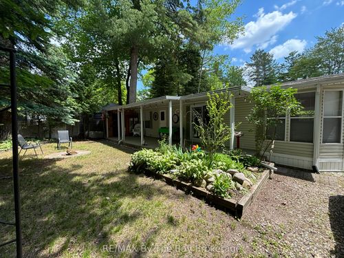 154-85 Theme Park Dr, Wasaga Beach, ON, L9Z1X7 | Card Image