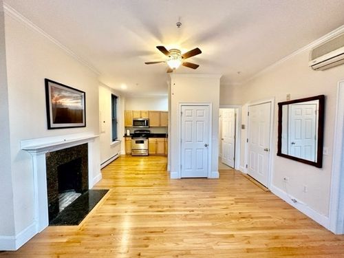 4-435 Beacon, Boston, MA, 02115 | Card Image