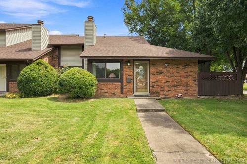 32-4d-1209 S 111th East Ave, Tulsa, OK, 74128-4215 | Card Image