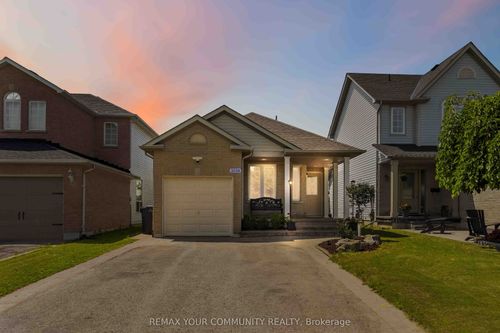 1038 Grandlea Crt, Oshawa, ON, L1K2N1 | Card Image