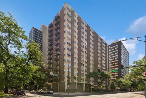 601-3033 Sheridan Rd, Chicago, IL, 60657-5579 | Card Image