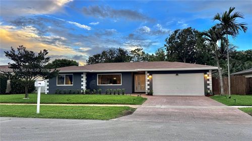 8404 Sw 26th St, Davie, FL, 33324-5708 | Card Image