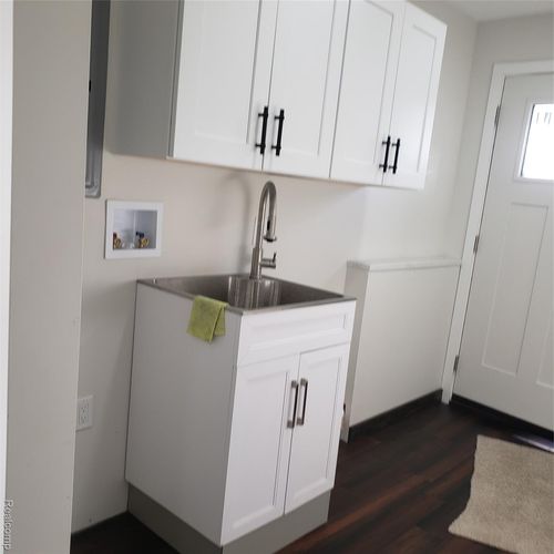 3193 Howe Ct, Waterford, MI, 48329-2709 | Card Image