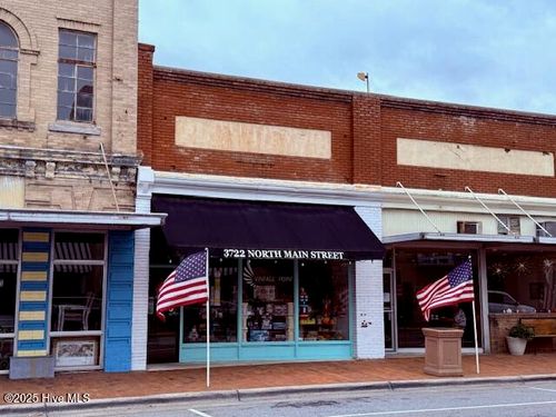 3722 N Main St, Farmville, NC, 27828-1499 | Card Image