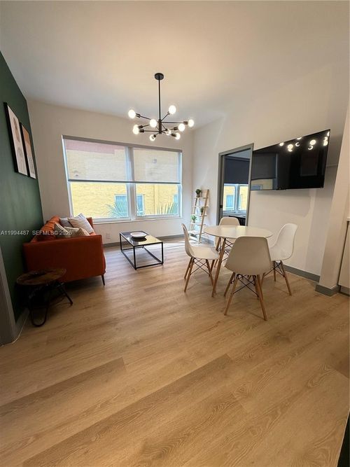 302-1320 Drexel Ave, Miami Beach, FL, 33139-8136 | Card Image