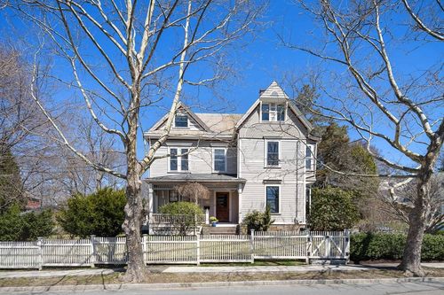 23 Columbia St, Watertown, MA, 02472-3429 | Card Image