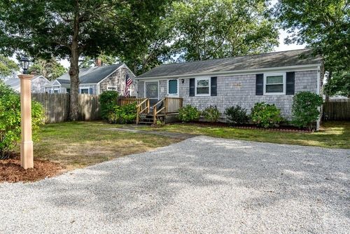 9 Cedar St, South Yarmouth, MA, 02664-5321 | Card Image