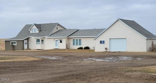 8221 117th Ave Se, Crete, ND, 58040-9770 | Card Image