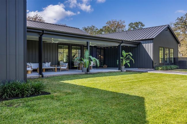 830 S Weyand Rd, Home with 4 bedrooms, 6 bathrooms and null parking in Round Top TX | Image 25