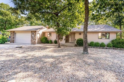 18 Mission Hills Ln, Holiday Island, AR, 72631-5224 | Card Image