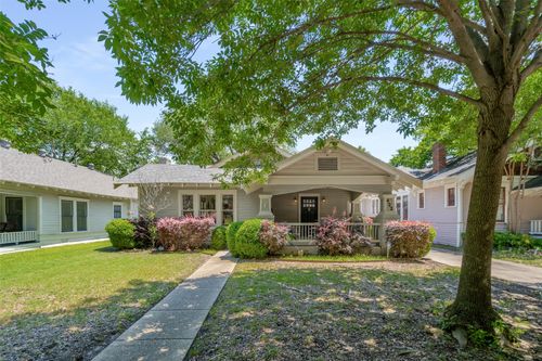 422 S Winnetka Ave, Dallas, TX, 75208-5903 | Card Image