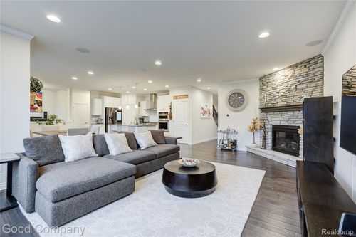 31035 Tremont Ln, Franklin, MI, 48025-5101 | Card Image