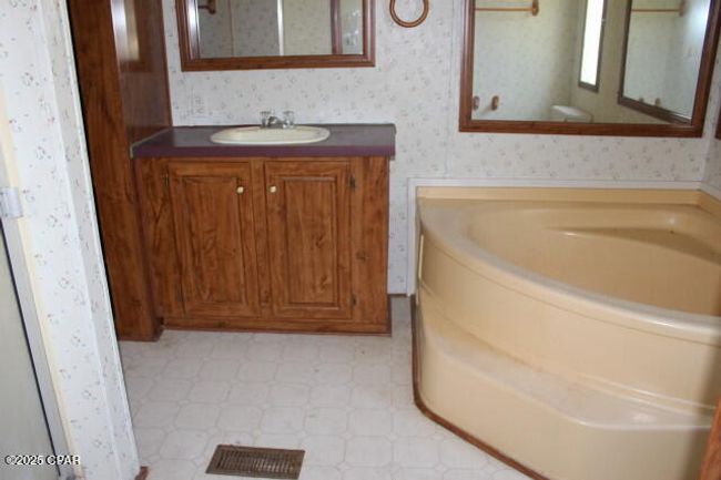 5929 Nichols Rd, House other with 3 bedrooms, 2 bathrooms and null parking in Bascom FL | Image 49