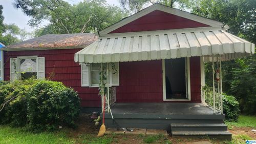11 Wilkes Cir, MIDFIELD, AL, 35228-3229 | Card Image