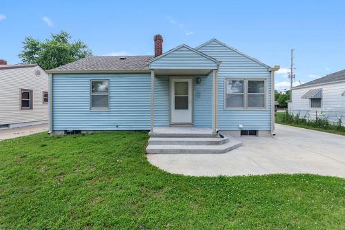 2009 S Lulu Ave, Wichita, KS, 67211-5217 | Card Image